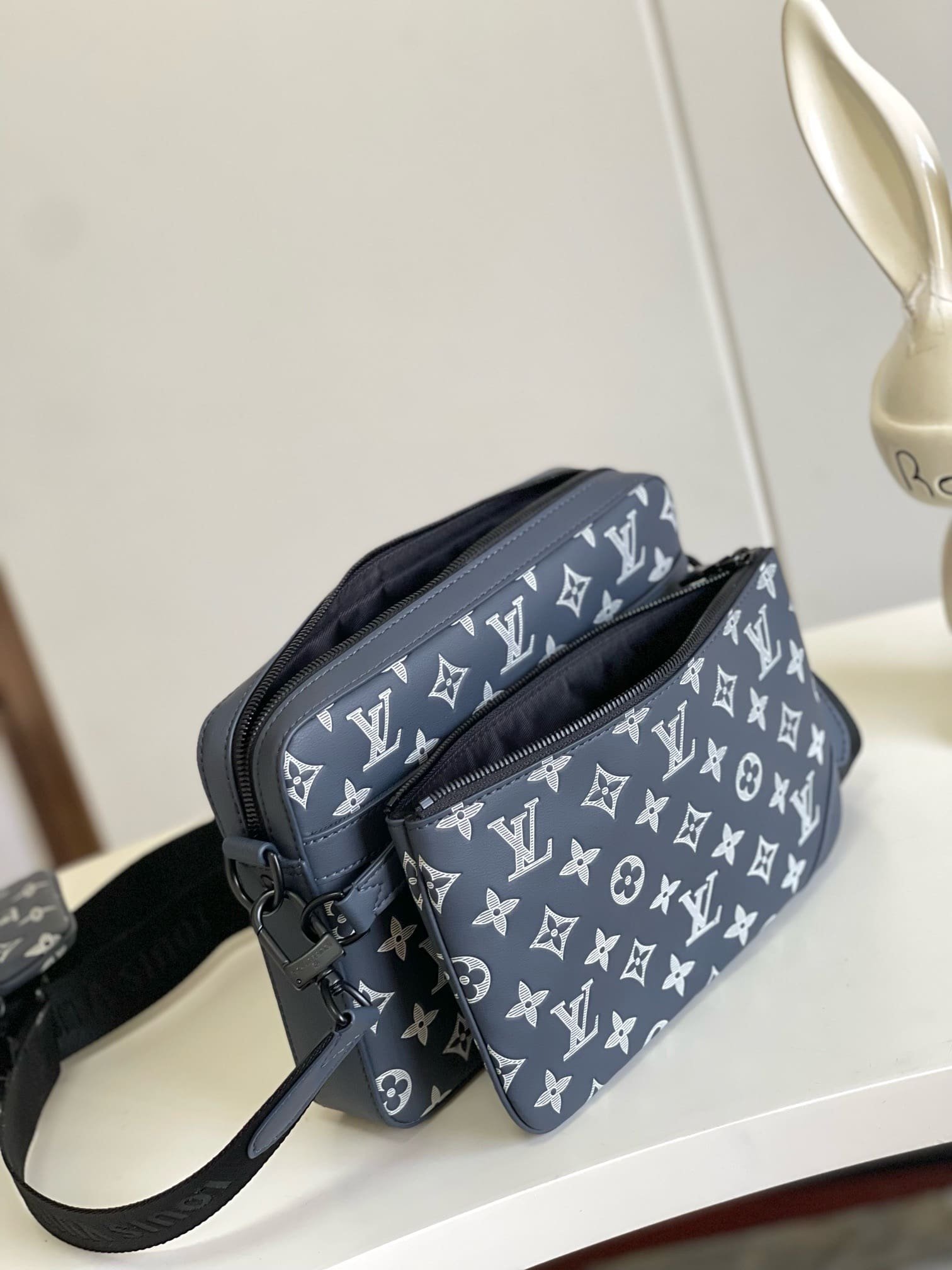 L0vis Vvtt0n M24753 Trio Messenger