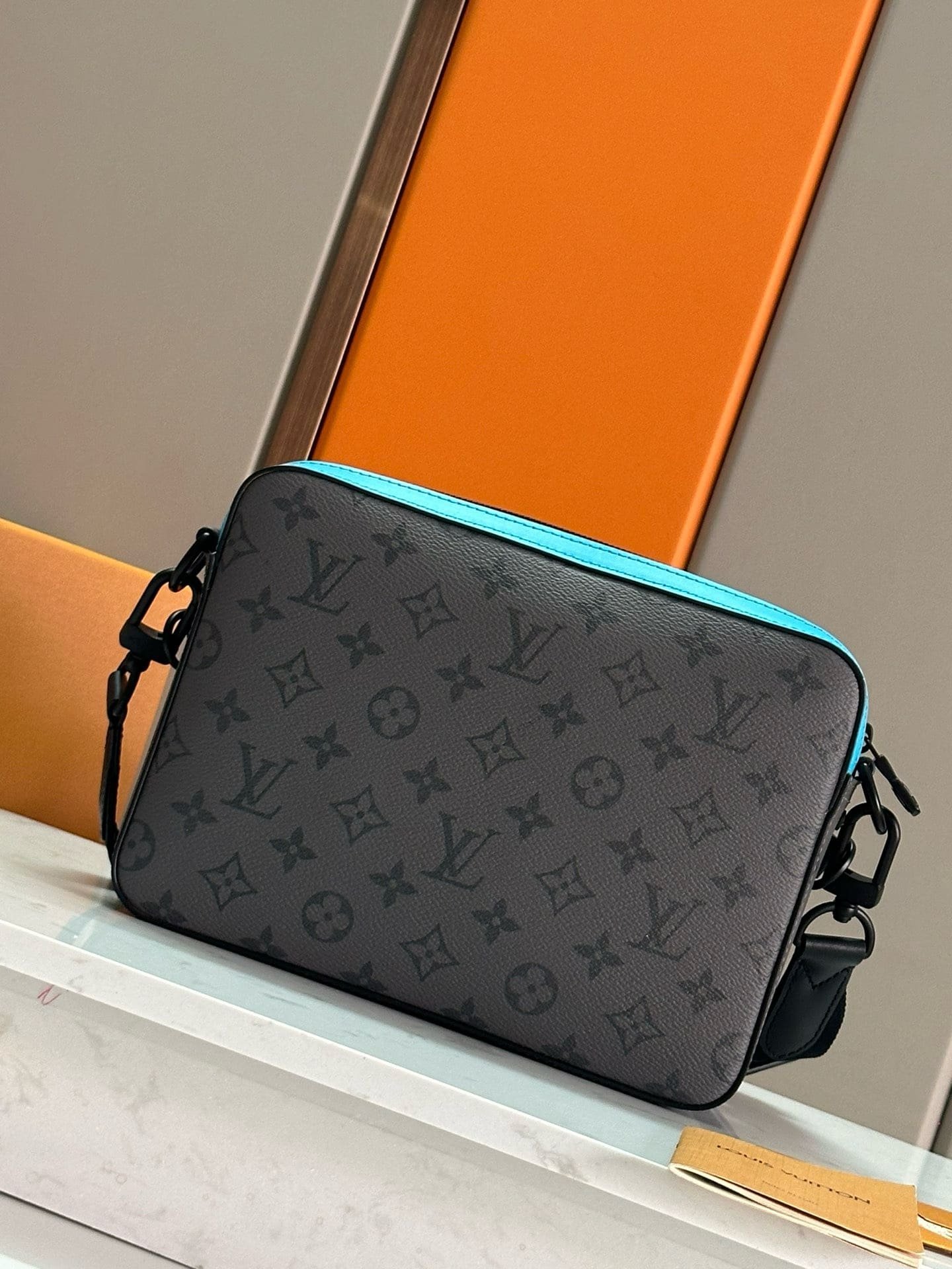 L0vis Vvtt0n M11648 Trio Messenger
