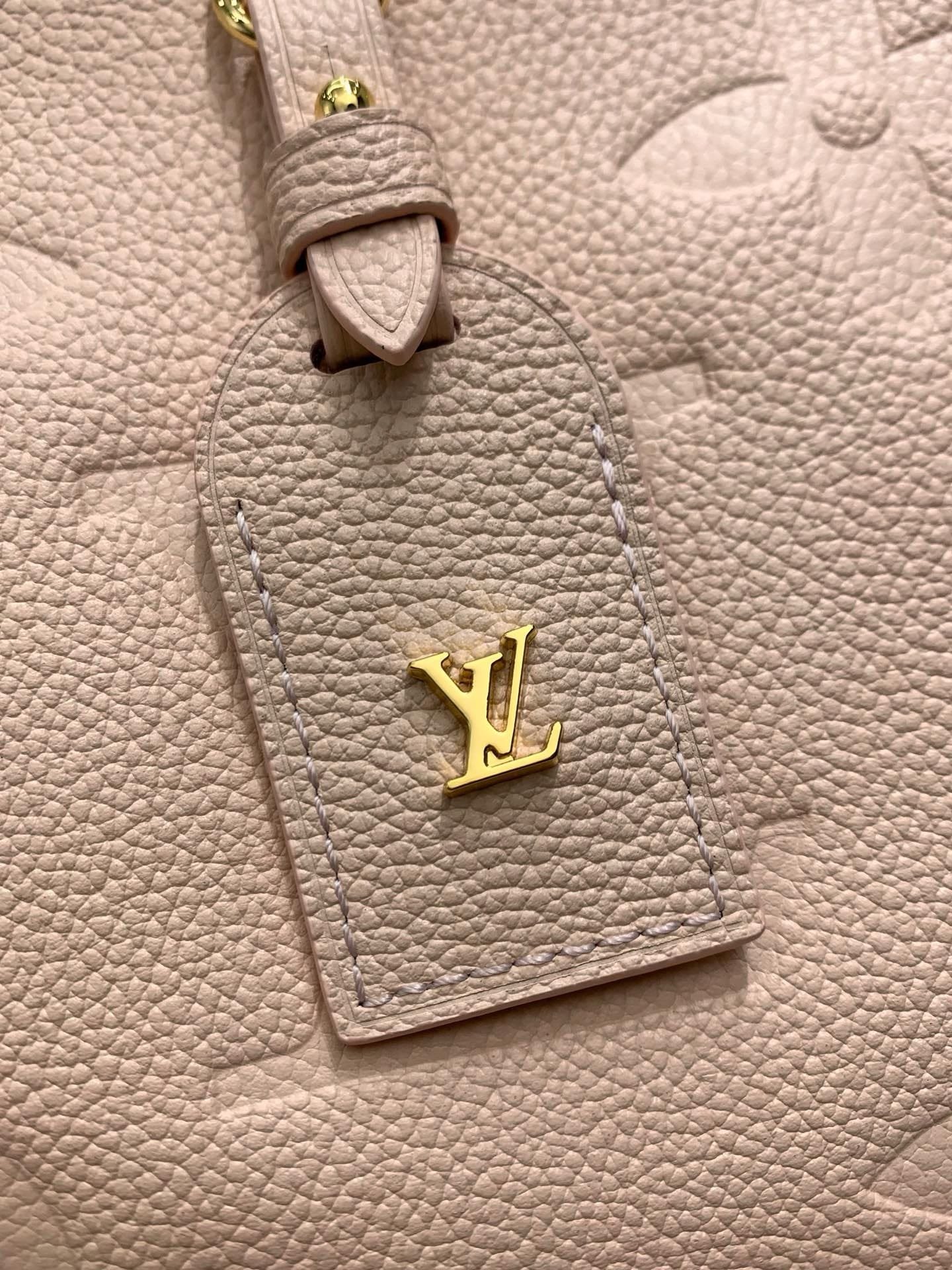 L0vis Vvtt0n M47082 CarryAll PM