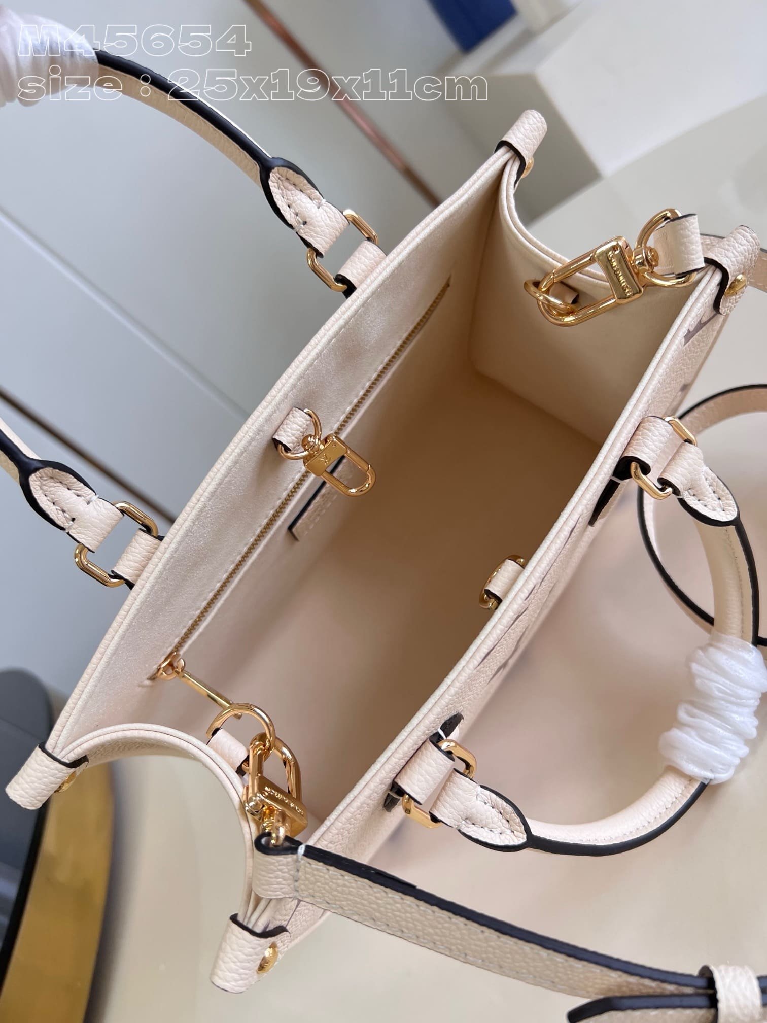 L0vis Vvtt0n White Empreinte Onthego PM M45654