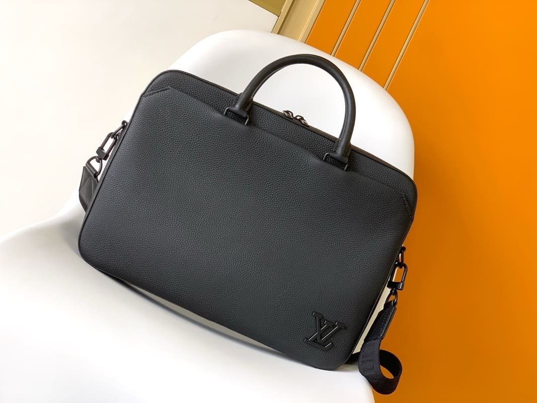 L0vis Vvtt0n M23778 PILOT Briefcase