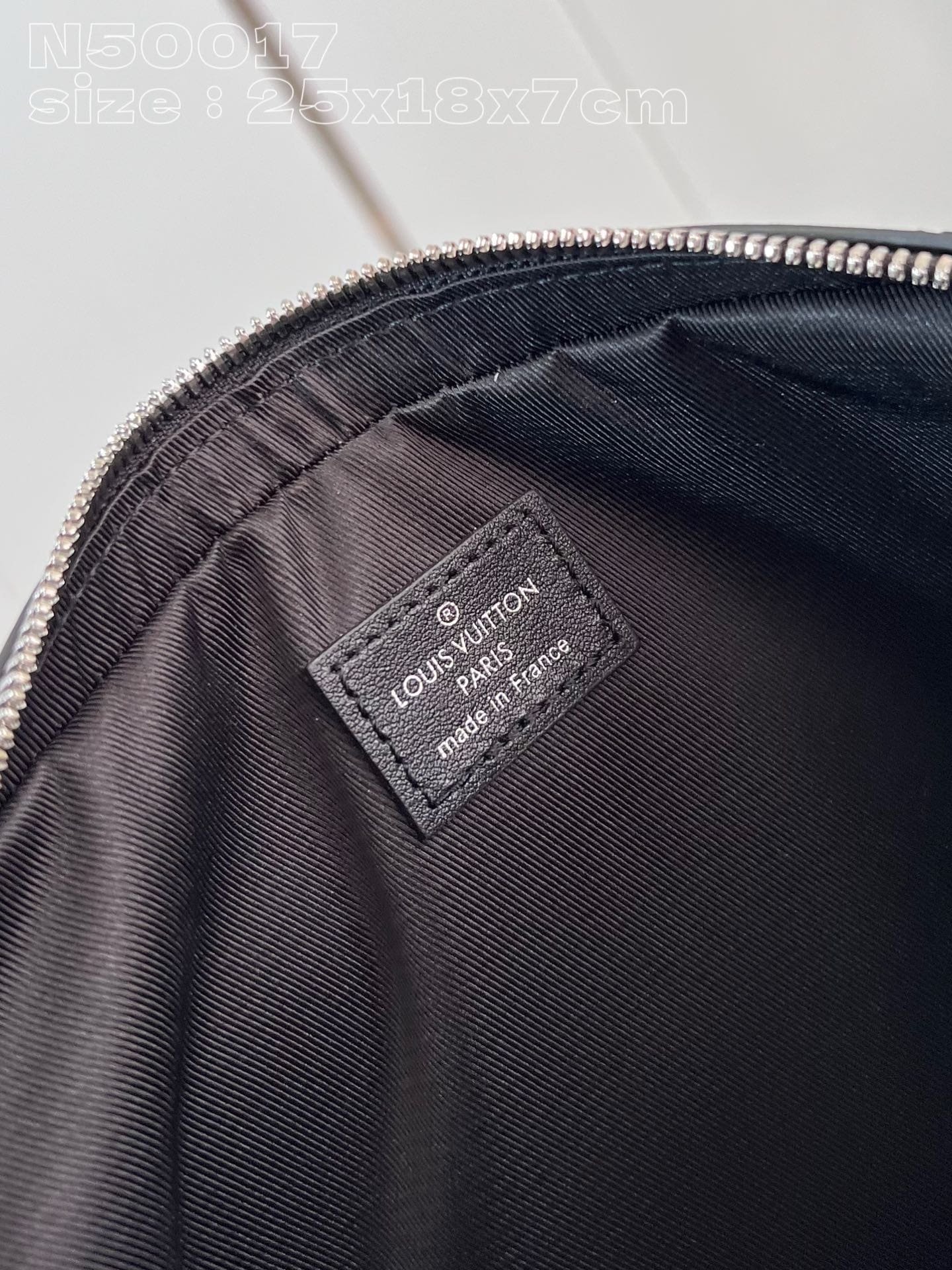 L0vis Vvtt0n Trio Messenger N50017