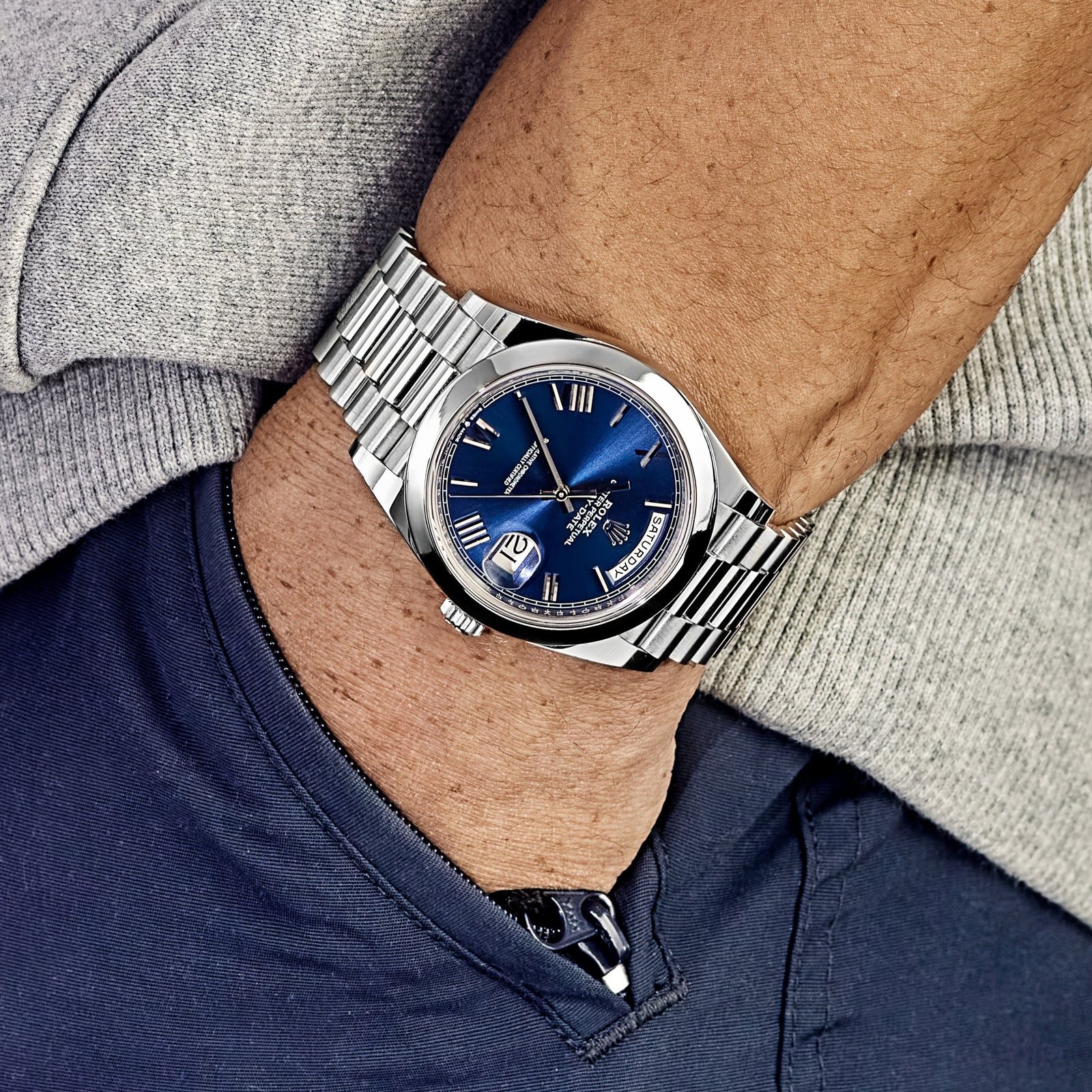 R01ex Day-Date 40 228206 Platinum Blue Dial (2022)