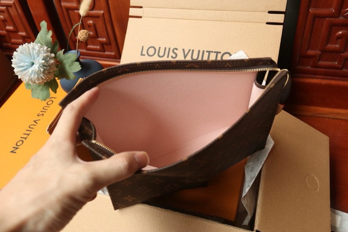 L0vis Vvtt0n M47195 Trio Toilet Pouch