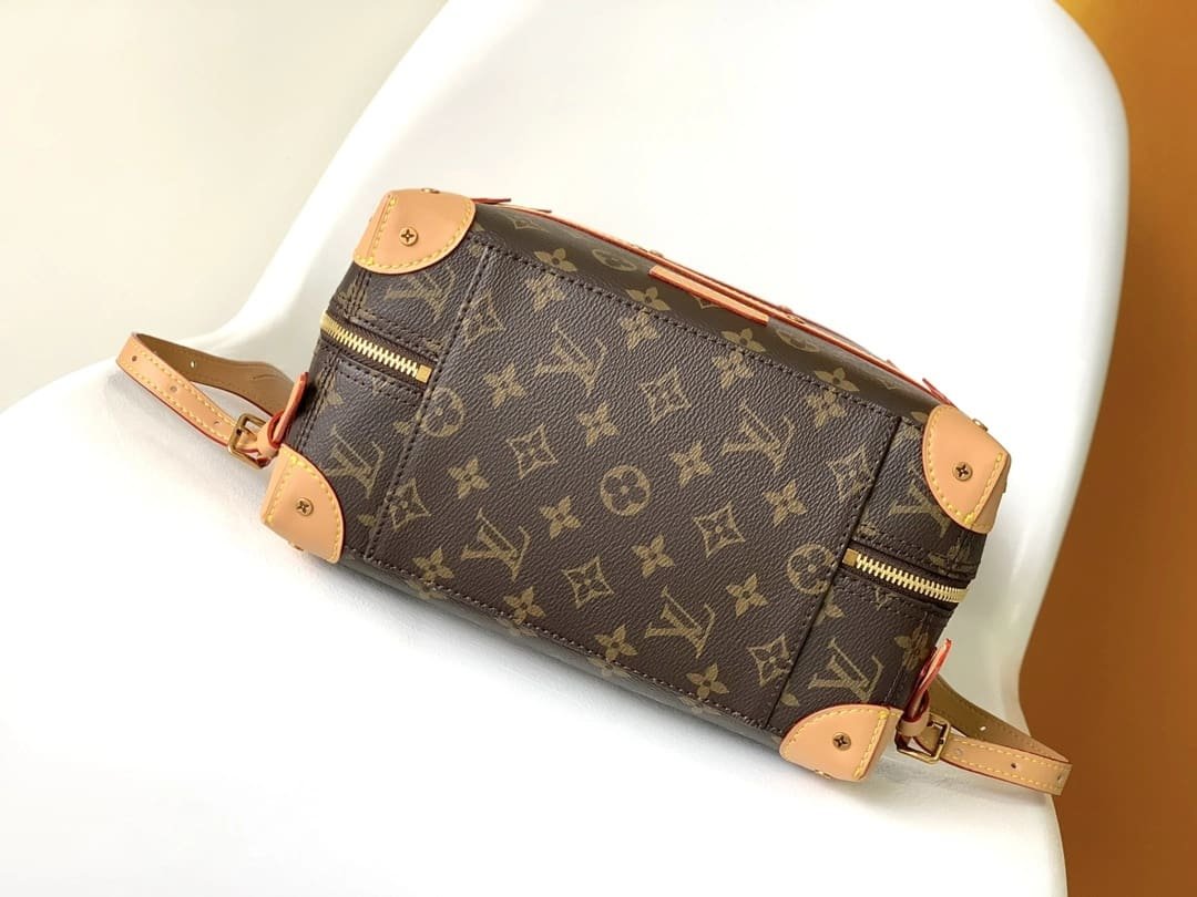 L0vis Vvtt0n Soft Trunk M44752 Backpack