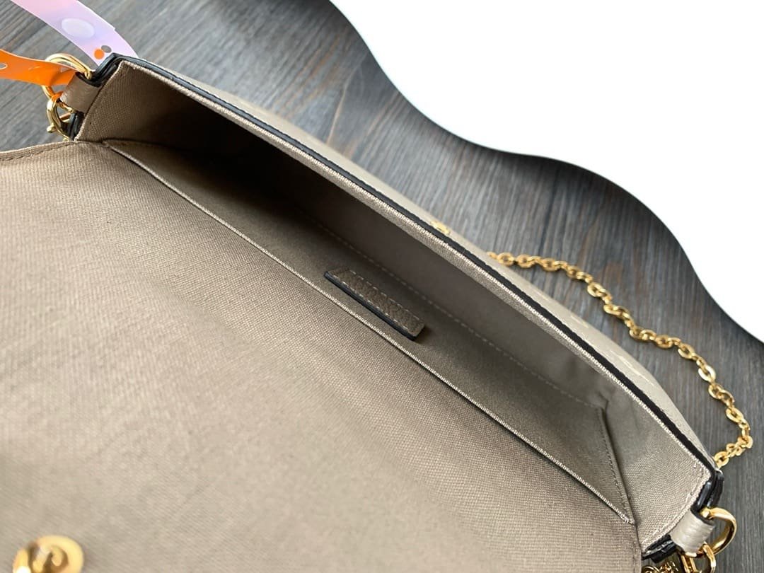 L0vis Vvtt0n M82610 Félicie Pochette