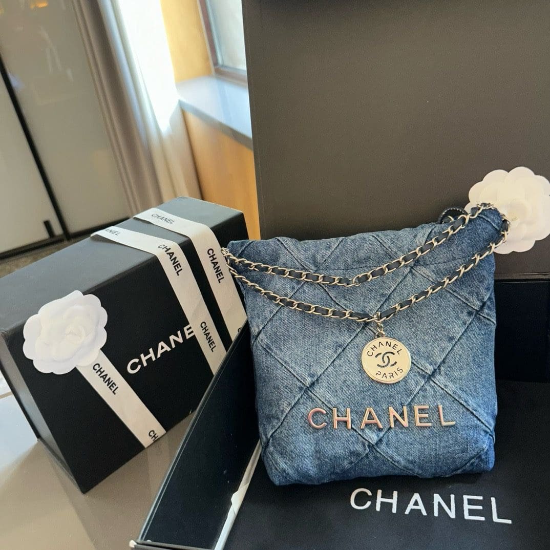 Ch**el 22 mini handbag