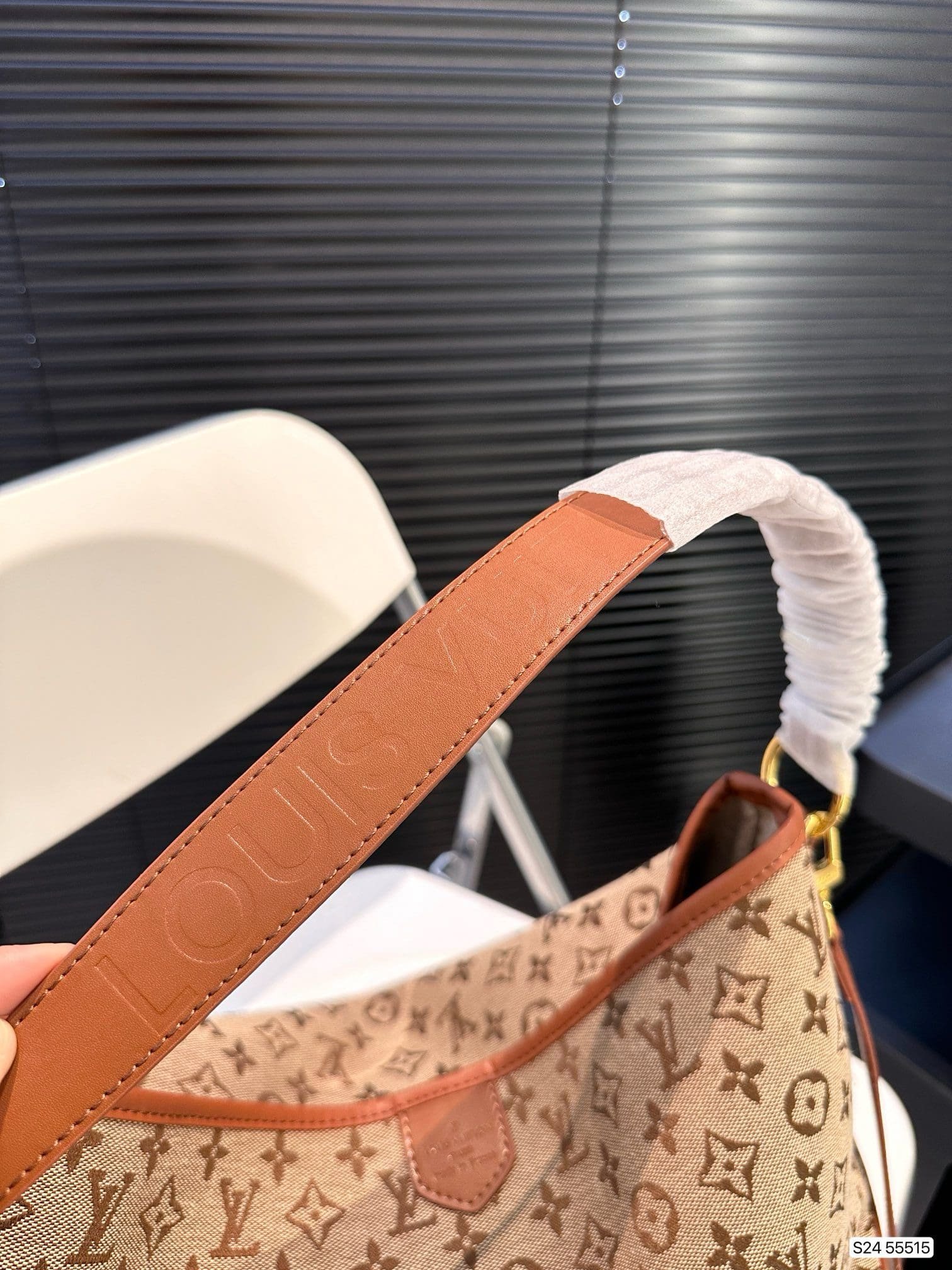 L0vis Vvtt0n CarryAll 55515