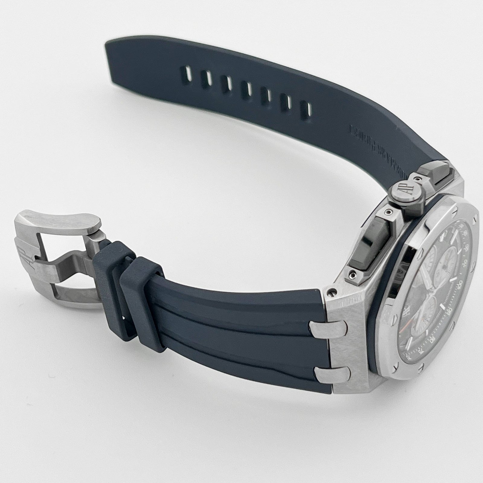 Audemars P1g*et Royal Oak Offshore 26420TI.OO.A027CA.01 Chronograph Titanium Blue Dial