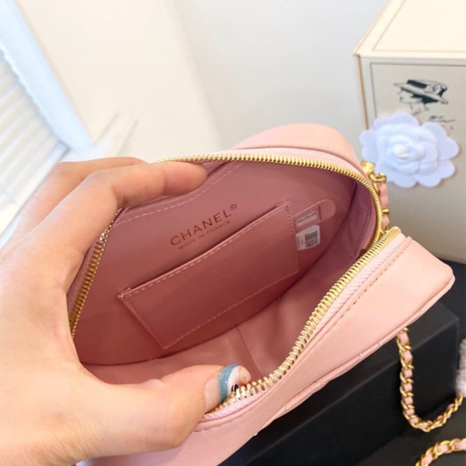 Ch**el 22s Heart Bag AS3191