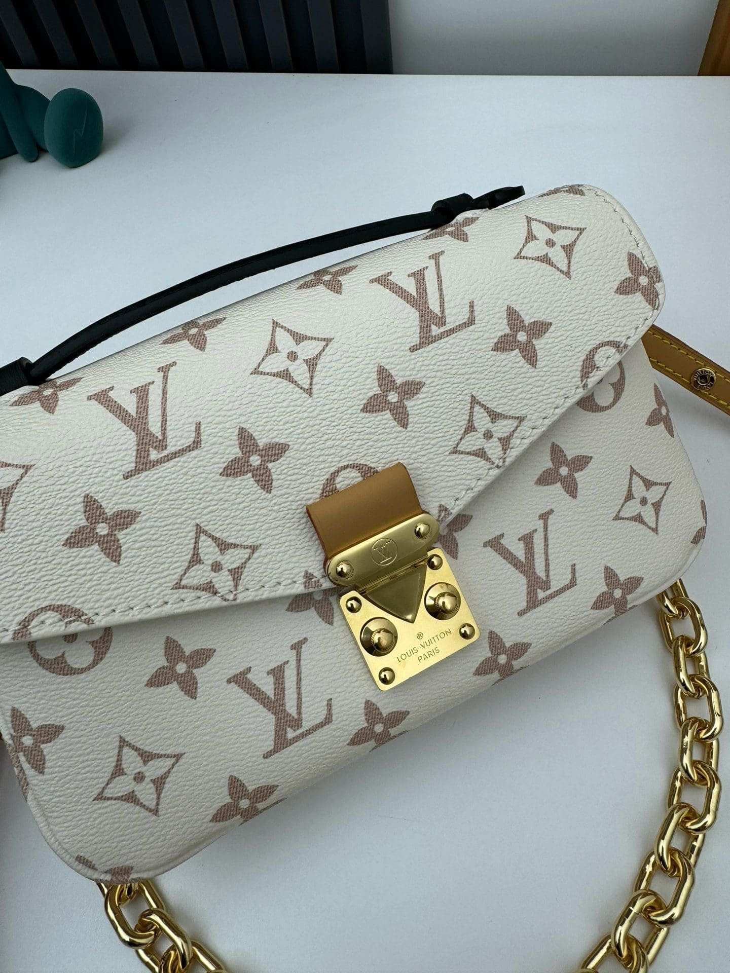 L0vis Vvtt0n M46914 Pochette Métis East West