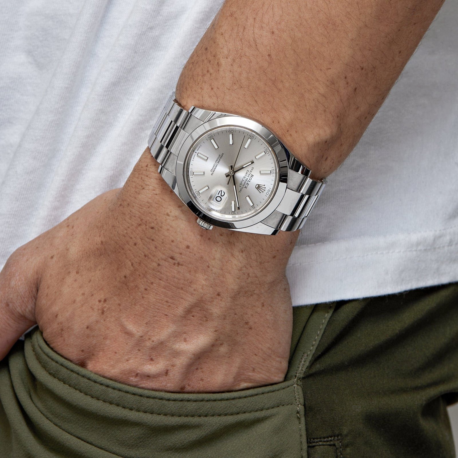 R01ex Datejust 41 126300 Stainless Steel Silver Dial Oyster (2025)