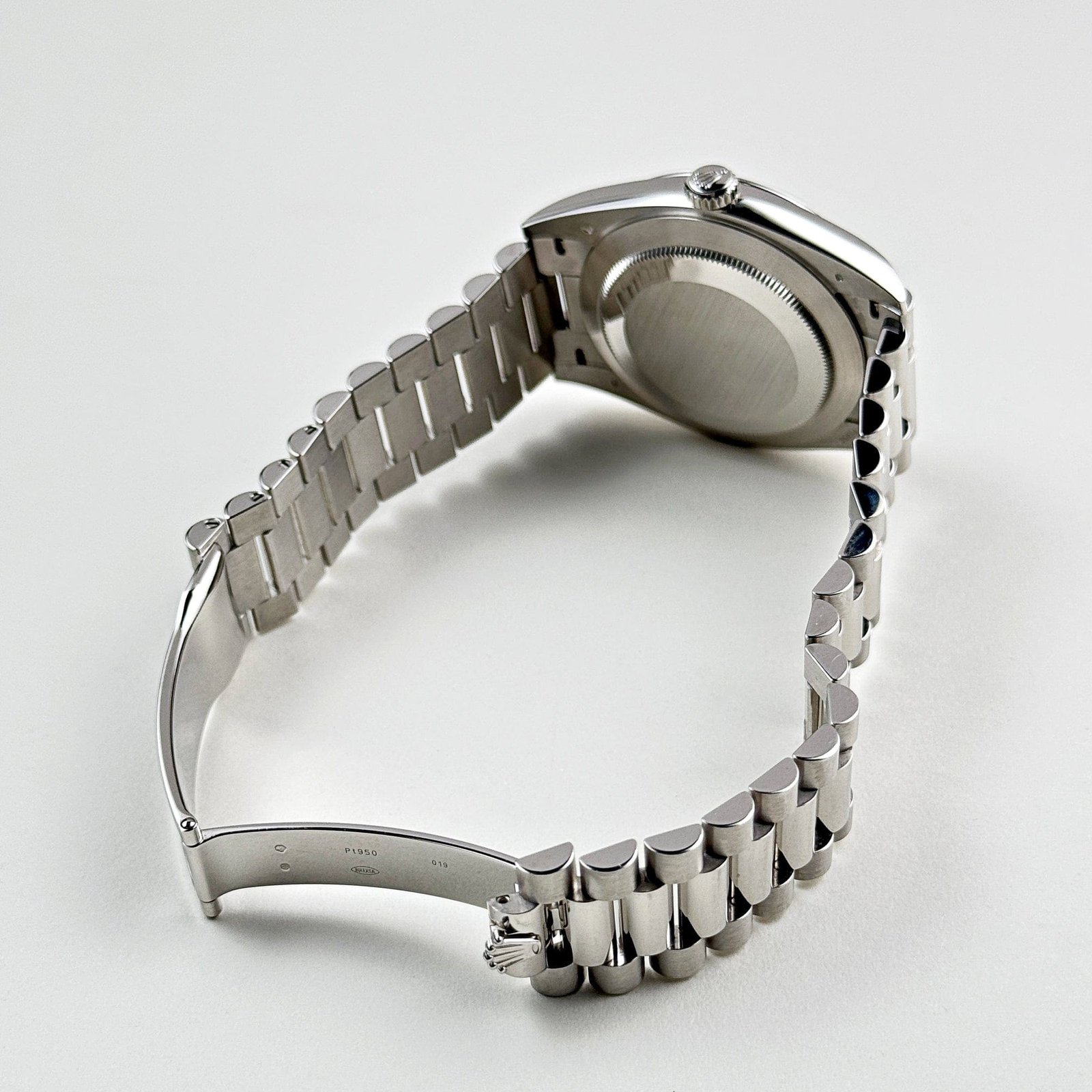 R01ex Day-Date 40 228206 Platinum Blue Dial (2022)
