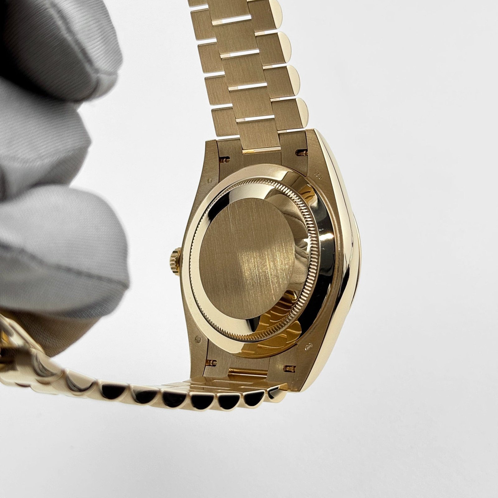 R01ex Day-Date 40 228238 Yellow Gold Champagne Roman Dial