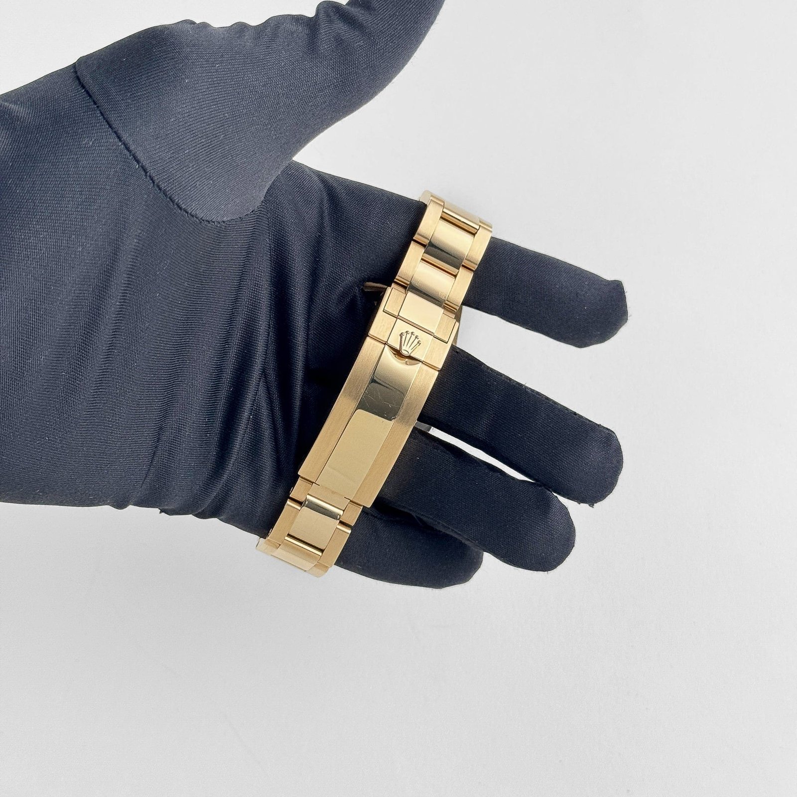 R01ex Submariner Date 116618LN Yellow Gold Black Dial (2015)