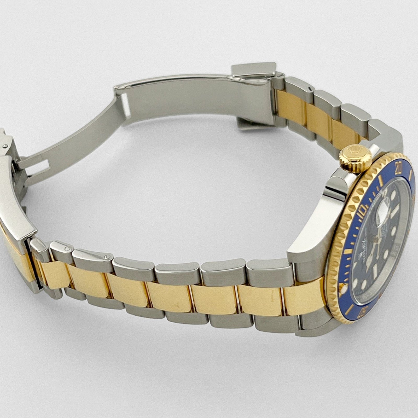 R01ex Submariner Date 126613LB Stainless Steel Yellow Gold Blue Dial (2022)
