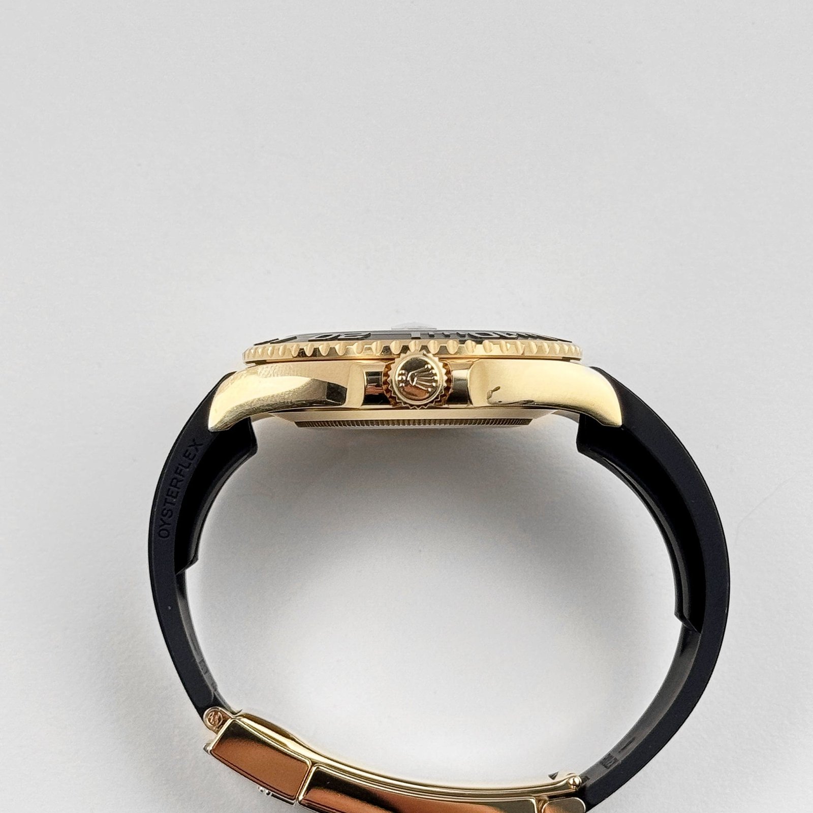 R01ex Yacht-Master 42 226658 Yellow Gold Oysterflex (2023)
