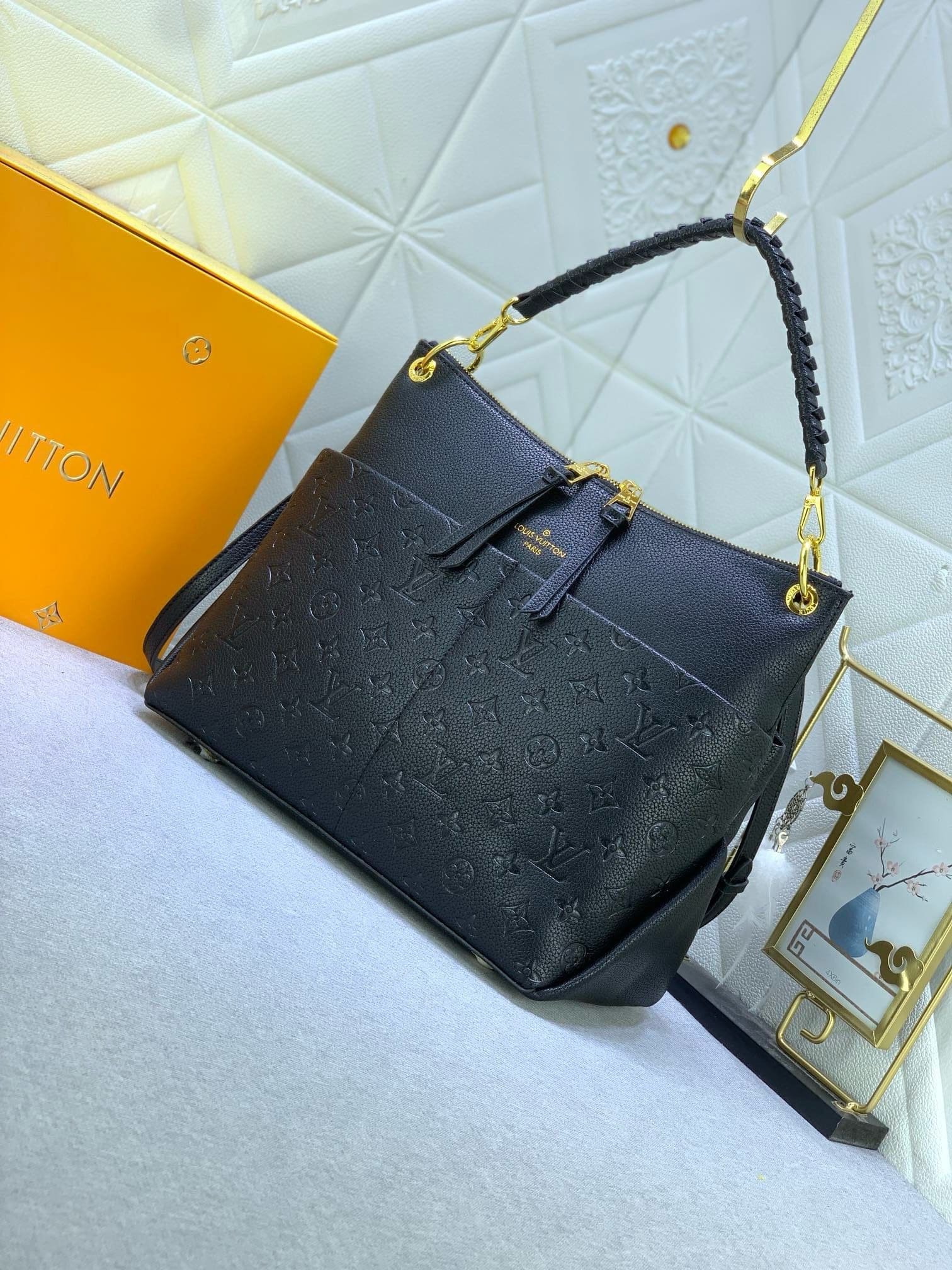 L0vis Vvtt0n MAIDA HOBO MONOGRAM EMPREINTE LEATHER IN BLACK