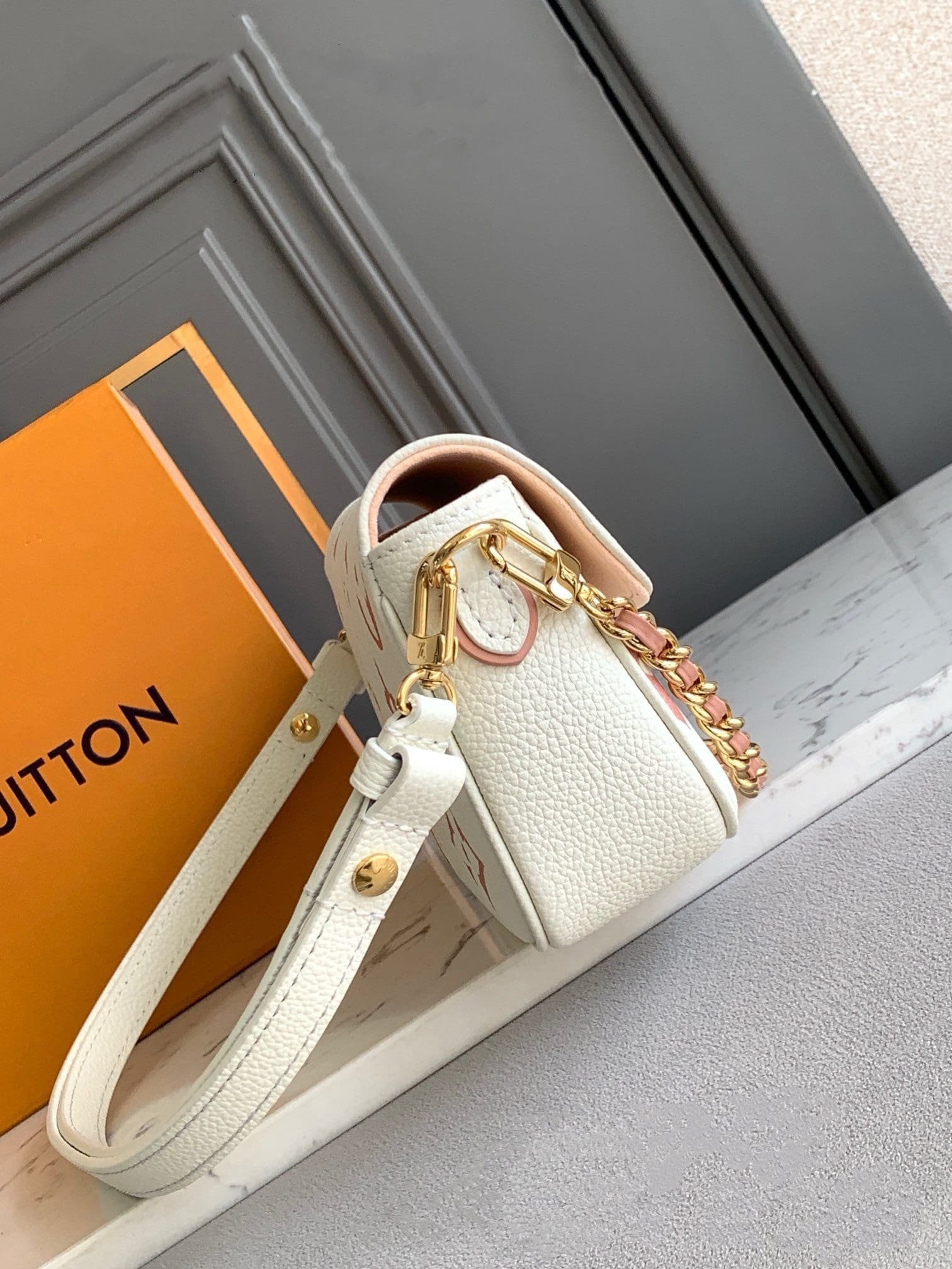 L0vis Vvtt0n M83026 WALLET ON CHAIN IVY Handbags
