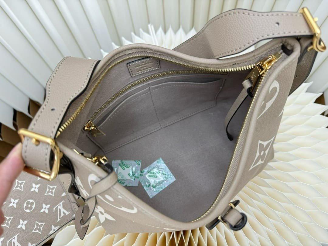 L0vis Vvtt0n M47180 CarryAll PM