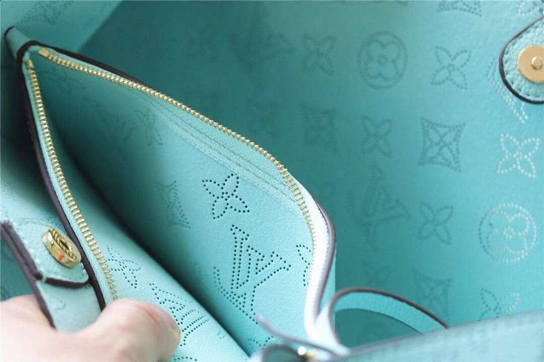 L0vis Vvtt0n M24930 BLOSSOM Small Bag