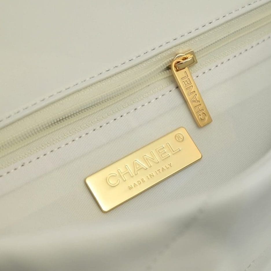 Ch**el 19 HANDBAG AS1160