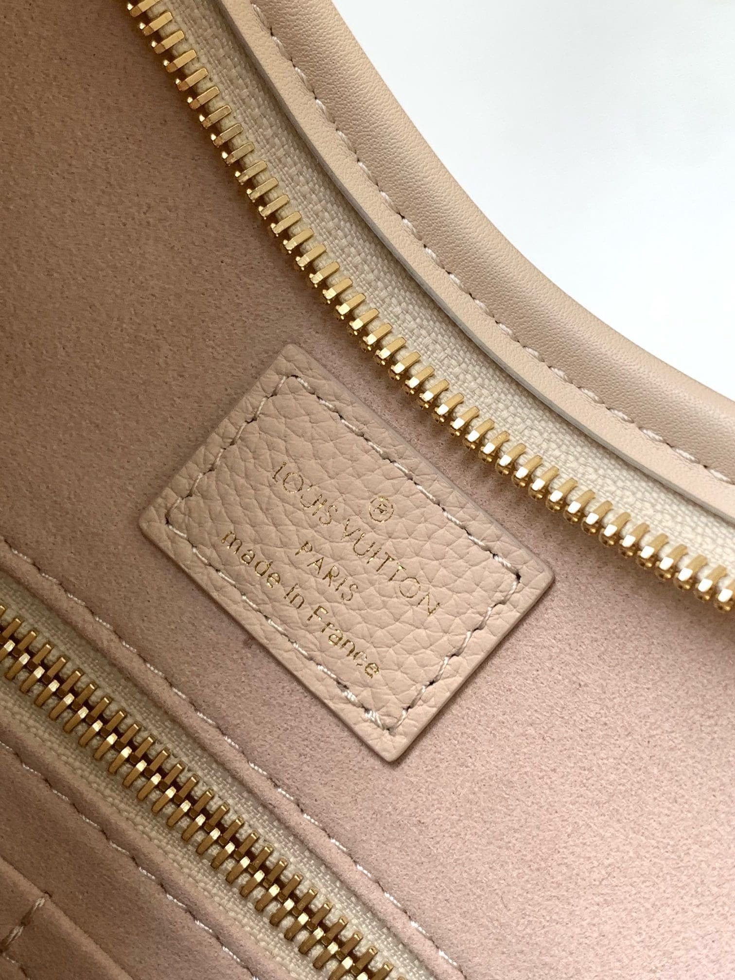 L0vis Vvtt0n M24652 CarryAll PM