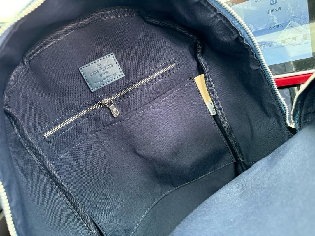 L0vis Vvtt0n M11590 Discovery Backpack PM