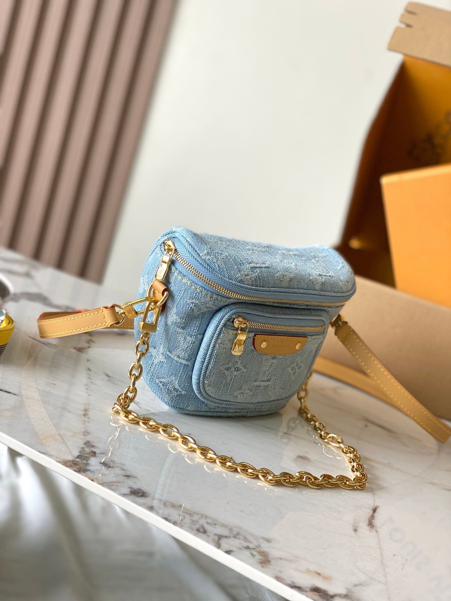 L0vis Vvtt0n M83353 Mini Bumbag
